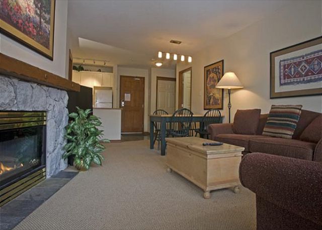 Whistler Aspens on Blackcomb Accommodation 439 Living Room